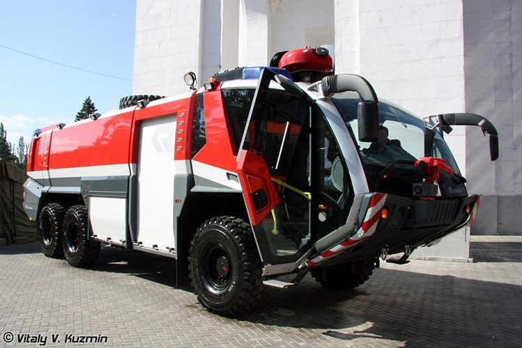 Sieu xe cuu hoa Rosenbauer Panther 6x6 gia 22 ty tai VN-Hinh-6